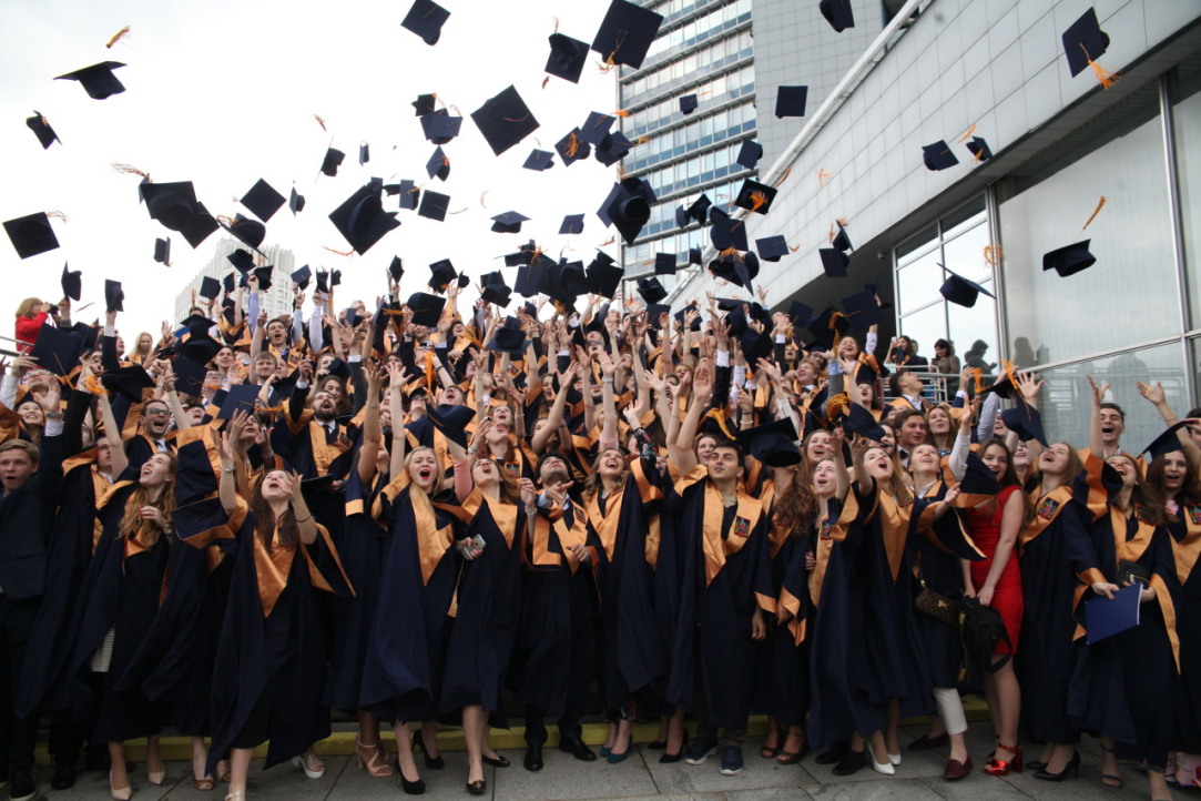 Поздравляем выпускников бакалавриата и магистратуры 2021 года!