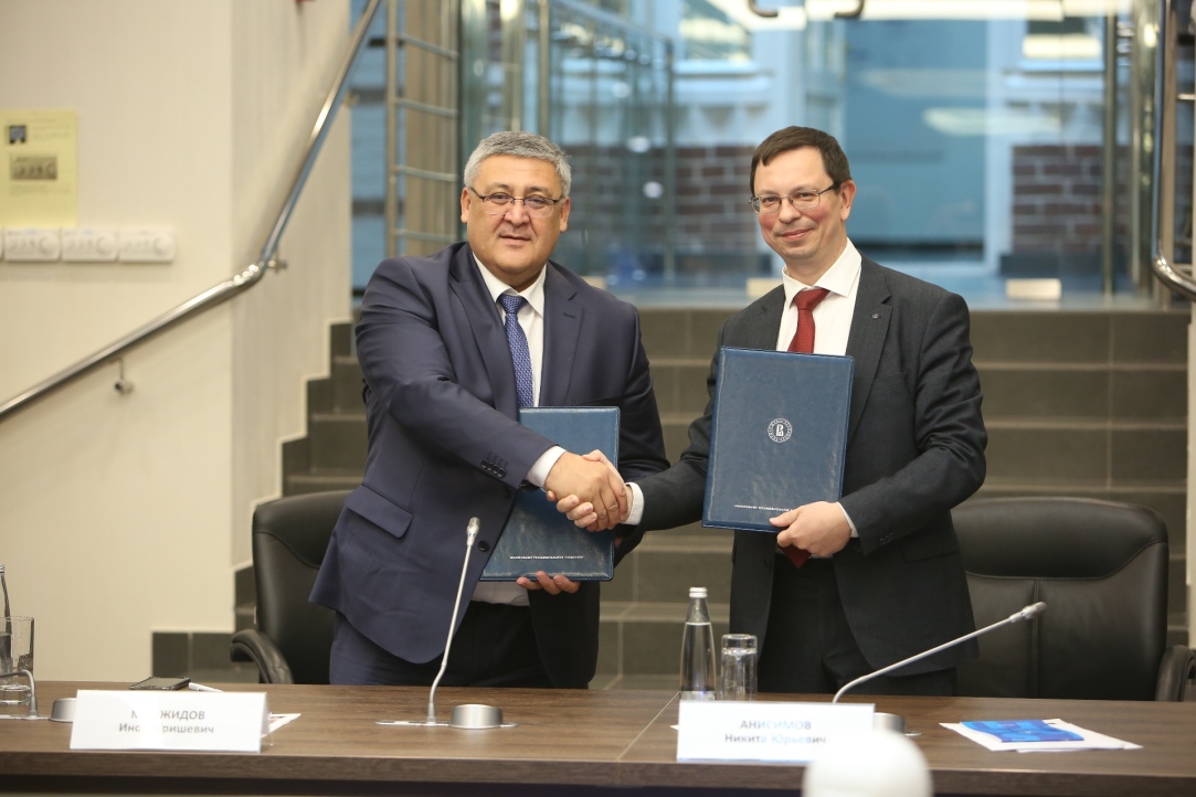 Иллюстрация к новости: Высшая школа экономики и Национальный университет Узбекистана подписали соглашение о сотрудничестве