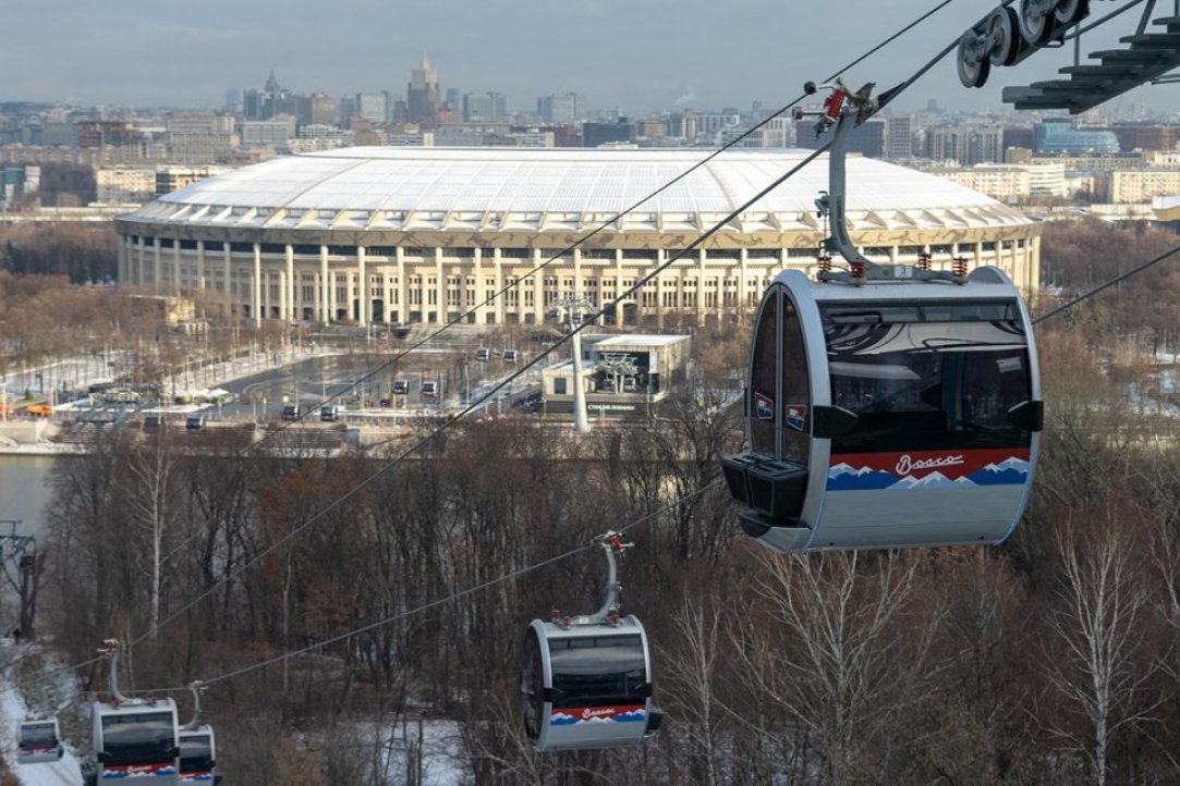 Illustration for news: Moscow Cable Car on Vorobyovy Gory Is Free for Students on Students Day