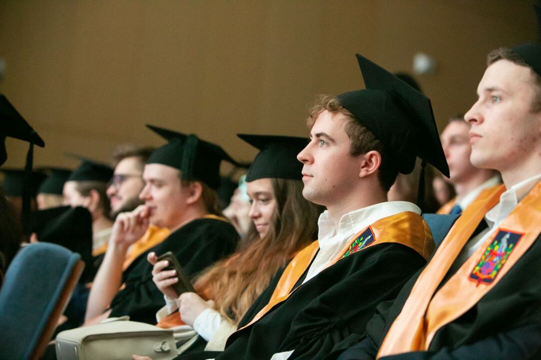 Первые выпускники онлайн-магистратуры «Экономический анализ» защитили дипломные работы