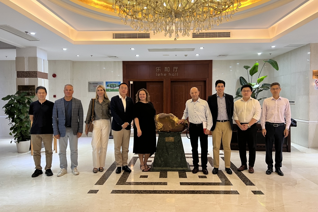 Photo: HSE University staff visits Shanghai University